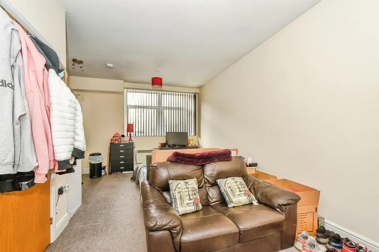 Farnsby Street, Swindon, SN1, photo 3
