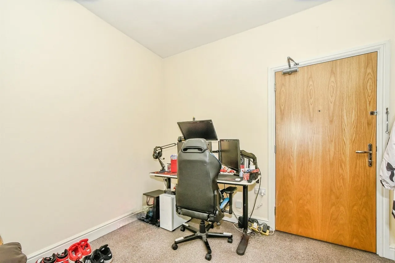 Farnsby Street, Swindon, SN1, photo 7