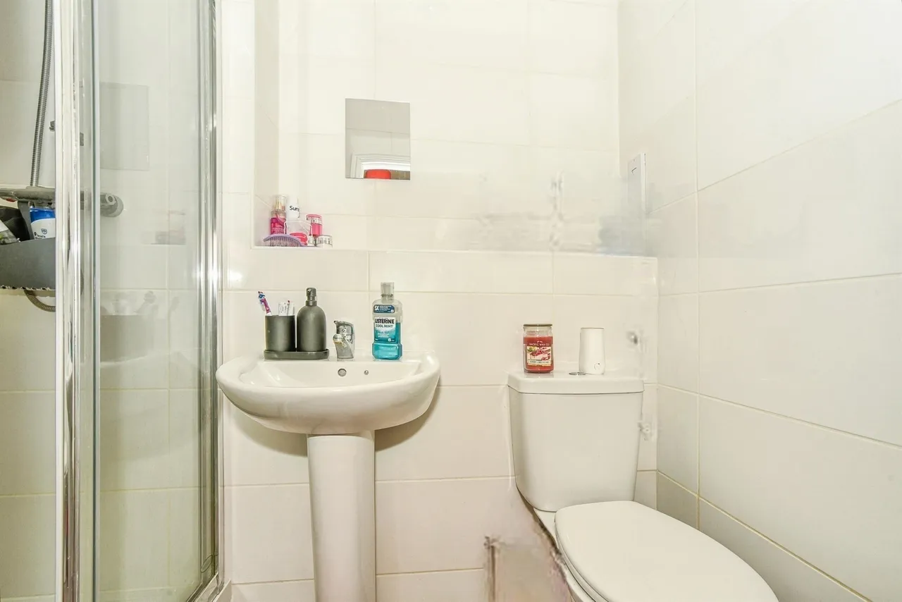 Farnsby Street, Swindon, SN1, photo 4