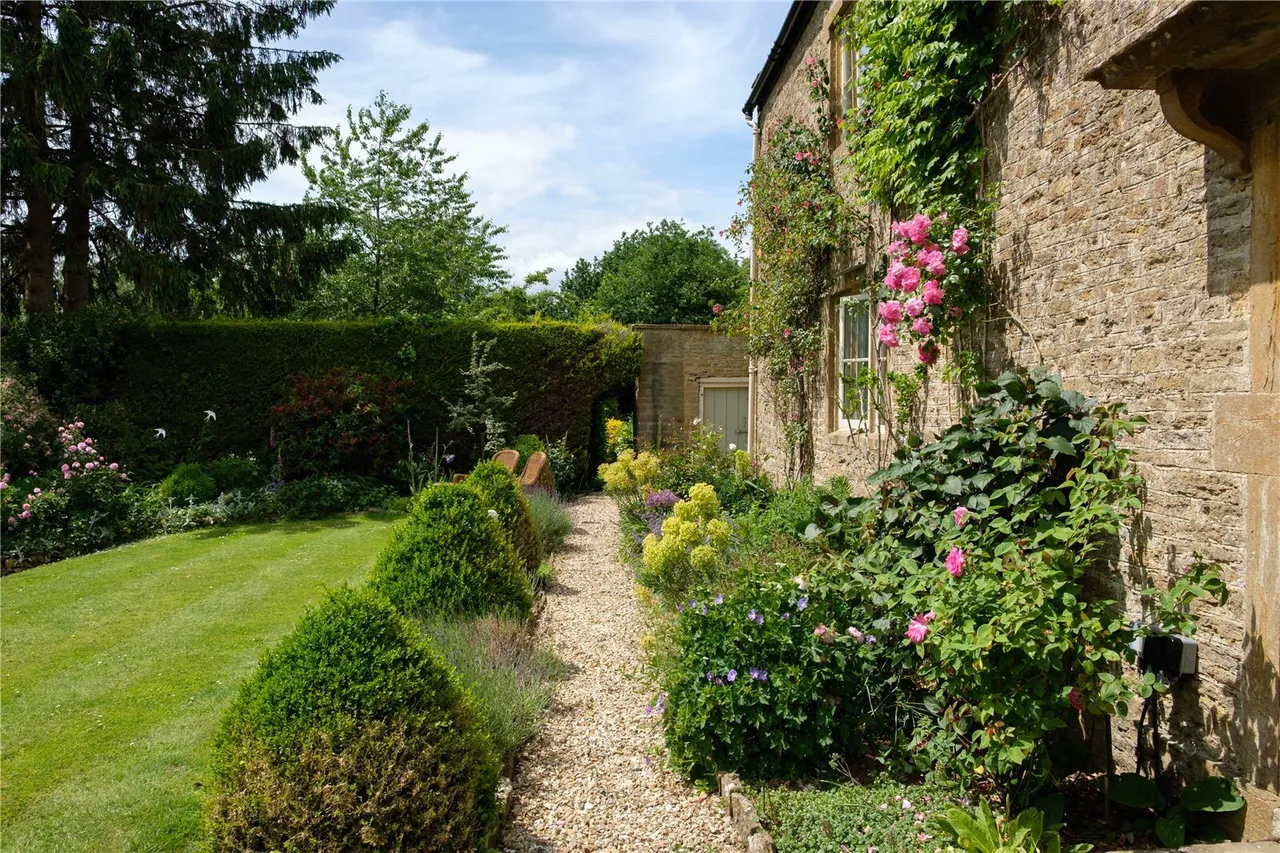 Dibbles Lane, West Coker, BA22, photo 13