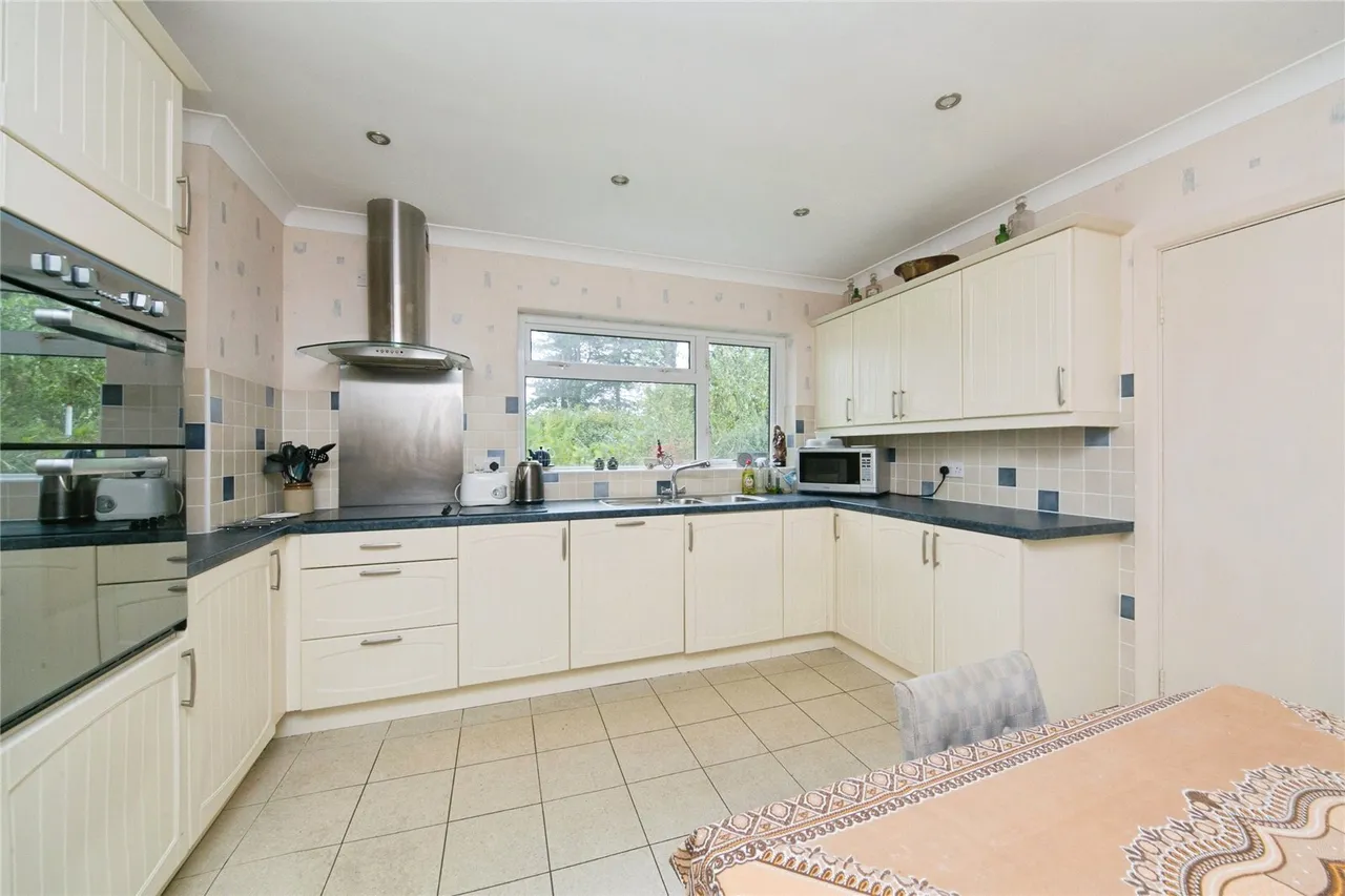 Lon Ty'n Y Caeau, Menai Bridge, LL59, photo 18