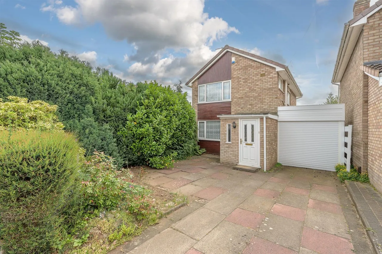 3 bed house for sale — Hamilton Drive, Stourbridge, DY8 5EX