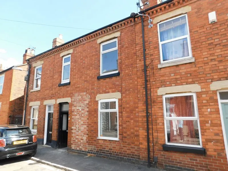 2 bed property to rent — Sidney Street, Grantham