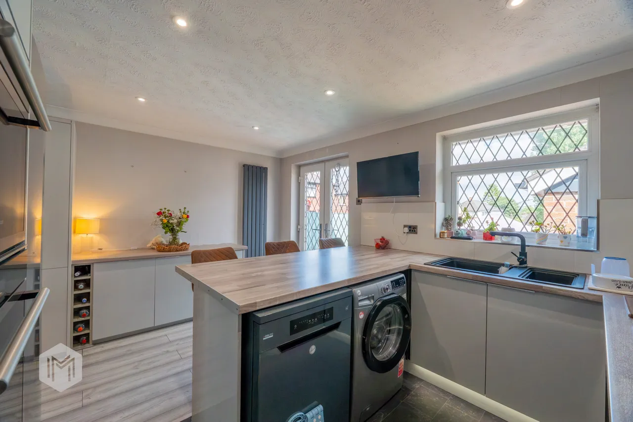 Ainsdale Avenue, Bury, BL8 2RW, photo 9