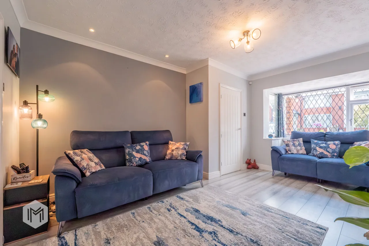 Ainsdale Avenue, Bury, BL8 2RW, photo 2
