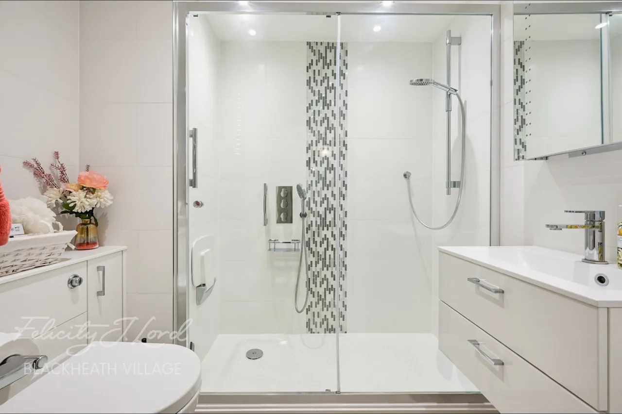 Marvels Lane, London, SE12, photo 6