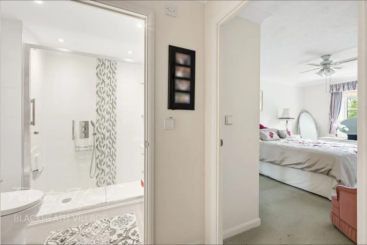 Marvels Lane, London, SE12, photo 11