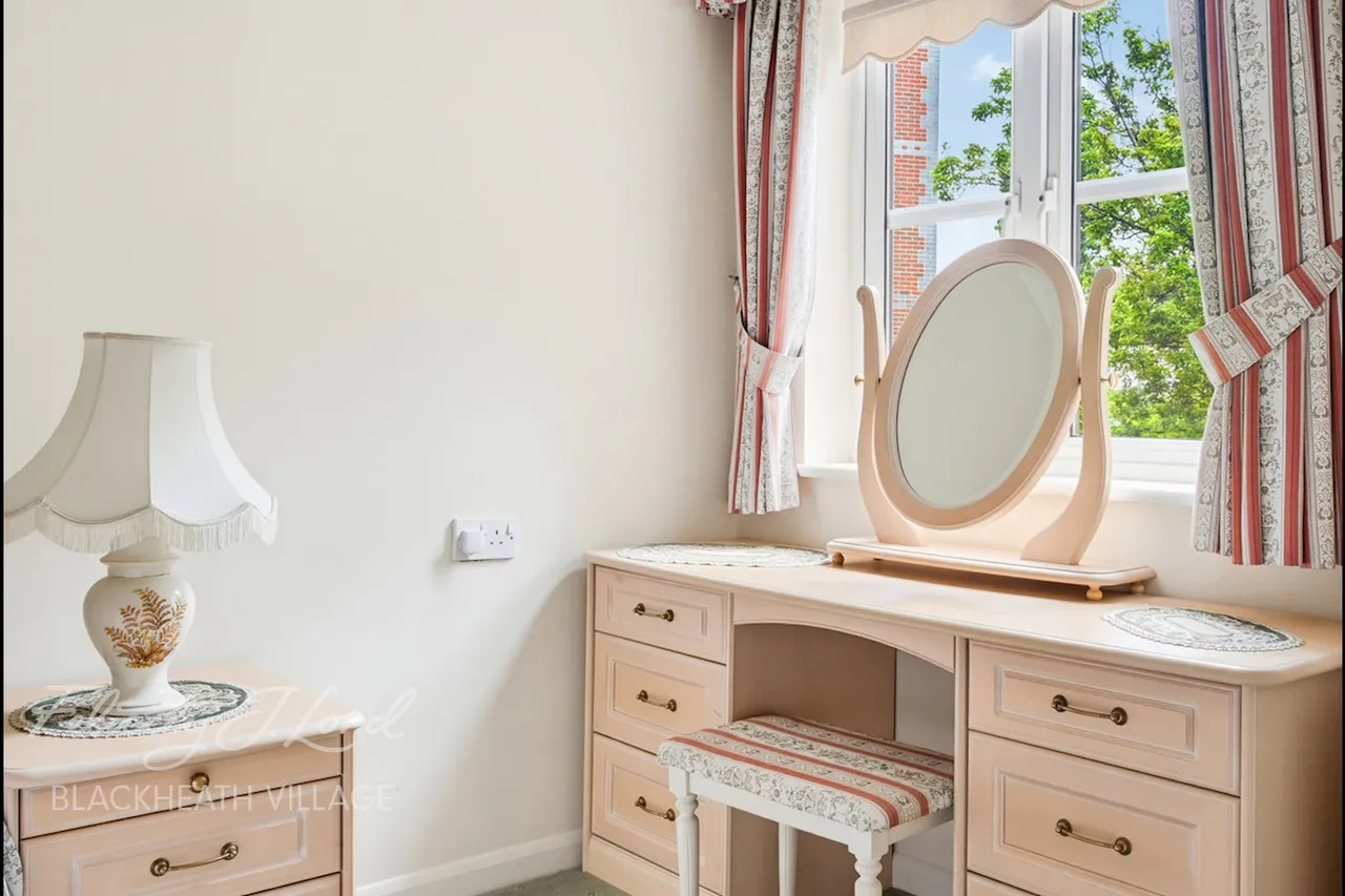 Marvels Lane, London, SE12, photo 13