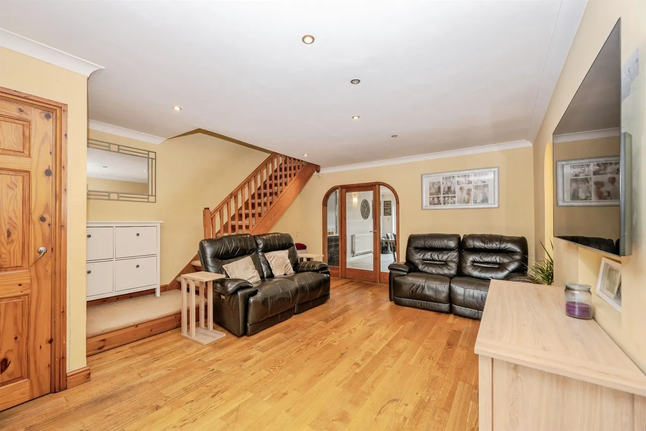 Redwood Drive, Burton-On-Trent, DE15, photo 17
