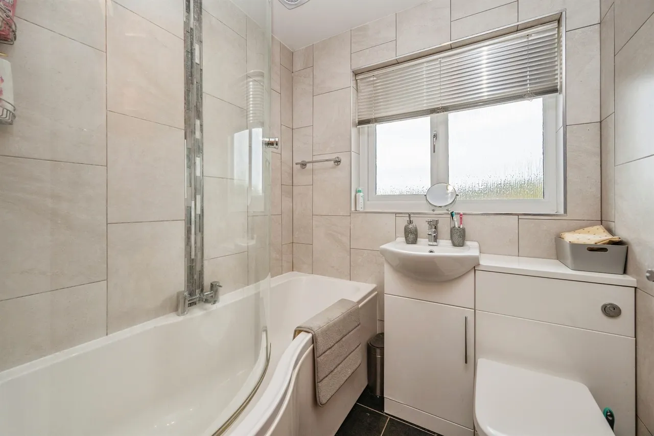 Redwood Drive, Burton-On-Trent, DE15, photo 10