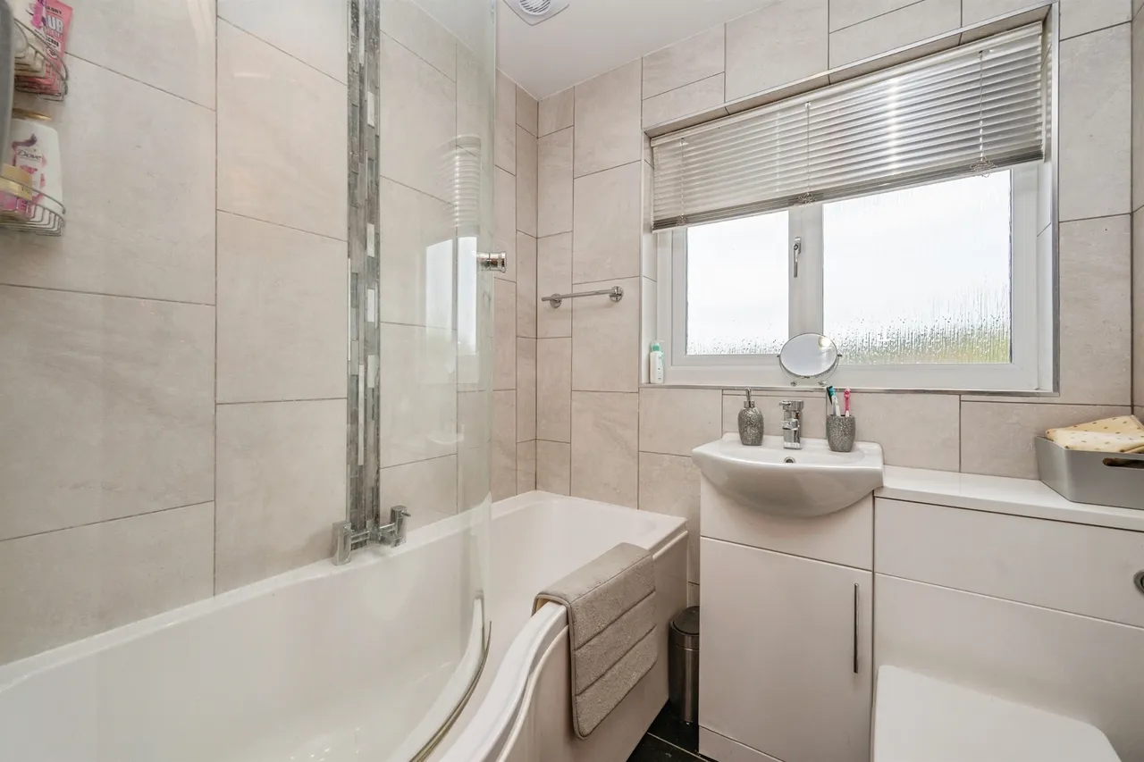 Redwood Drive, Burton-On-Trent, DE15, photo 9