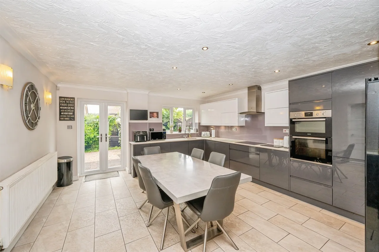 Redwood Drive, Burton-On-Trent, DE15, photo 5