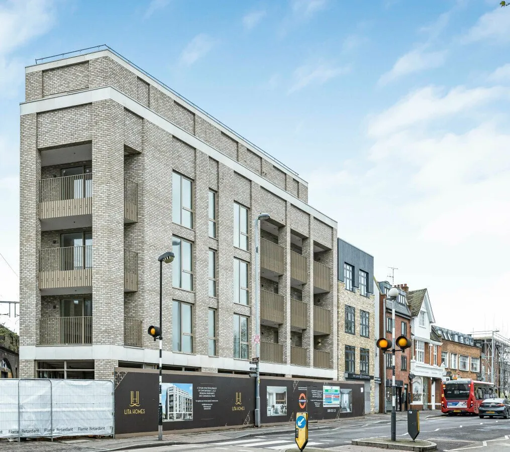 High Road, Leyton, E10, photo 14