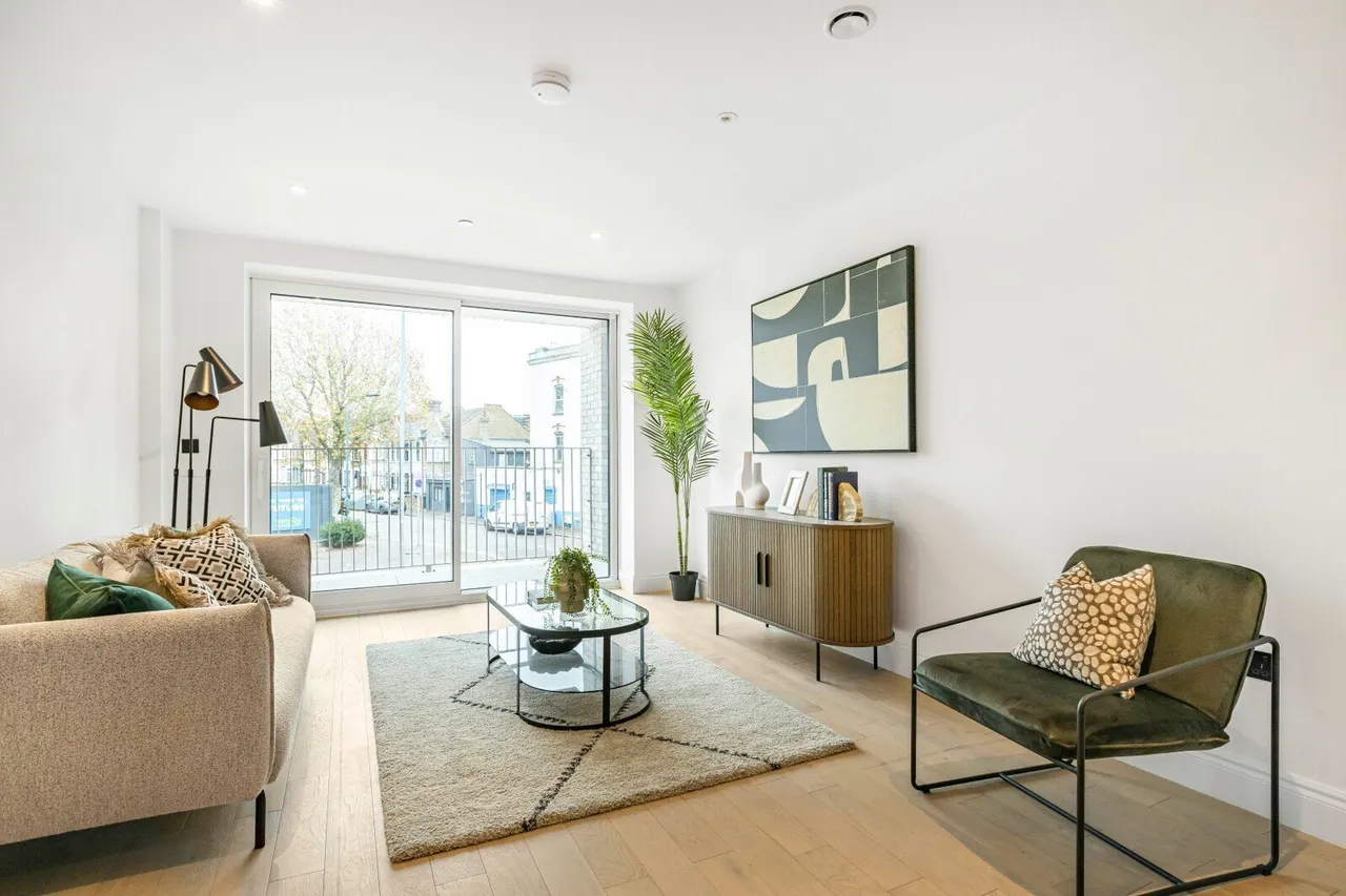 High Road, Leyton, E10, photo 5