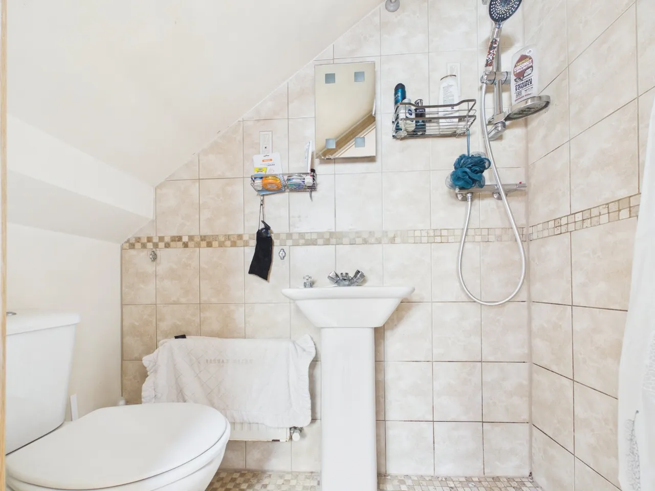 Sunbury Road, Feltham, TW13, photo 15