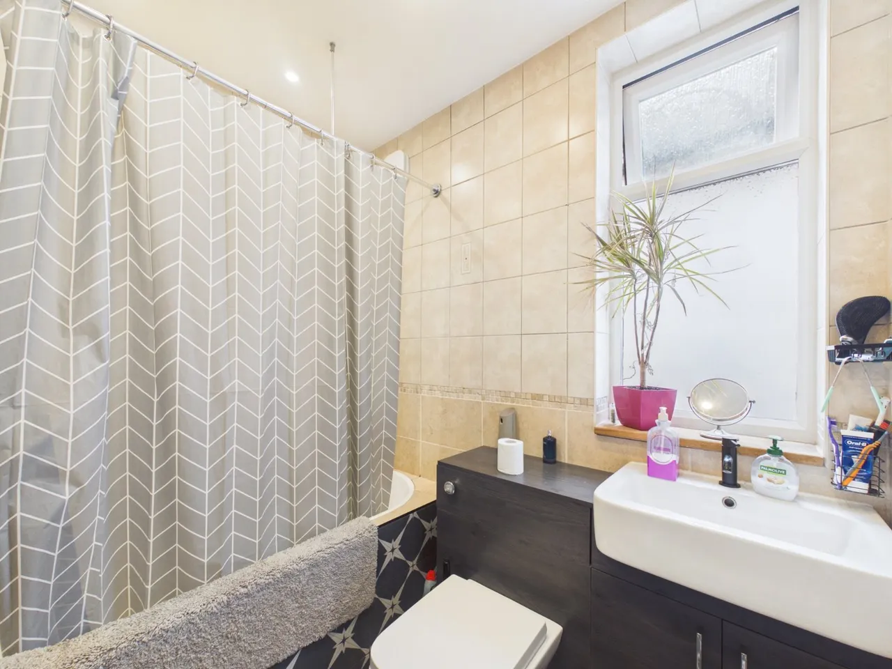 Sunbury Road, Feltham, TW13, photo 14