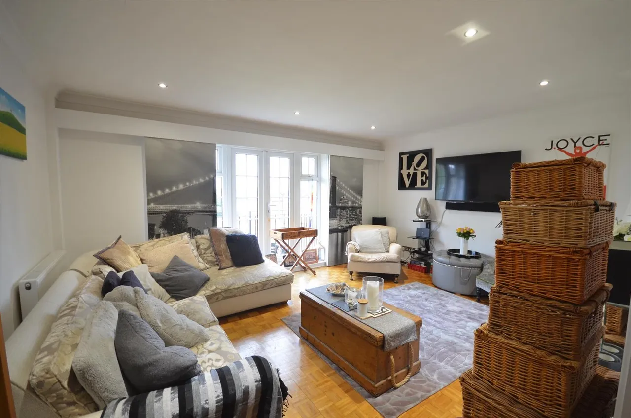 Wildoaks Close, Northwood, photo 2