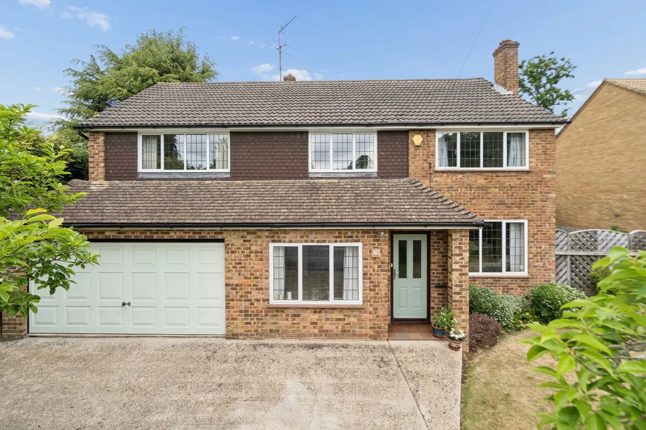 5 bed house for sale — Wattleton Road, Beaconsfield, HP9