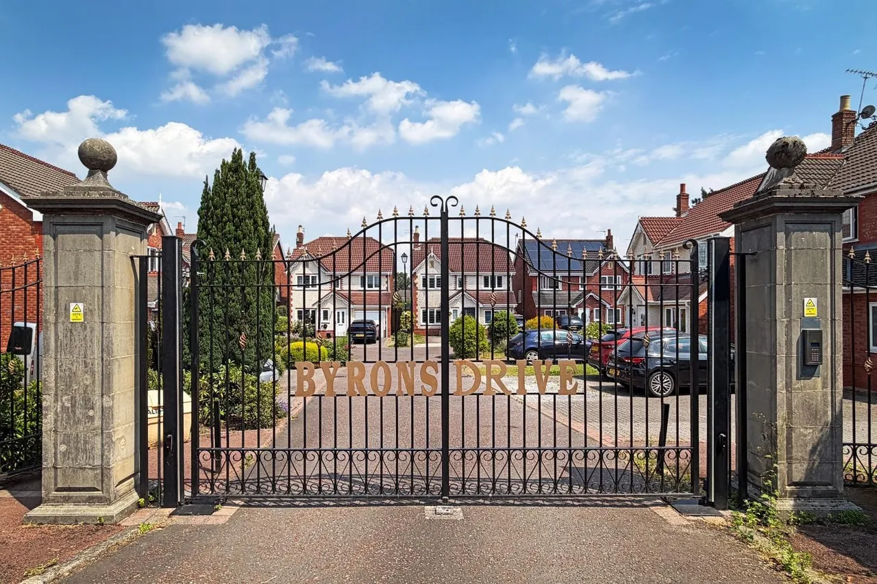 Byrons Drive, Timperley WA15 6JF, photo 31