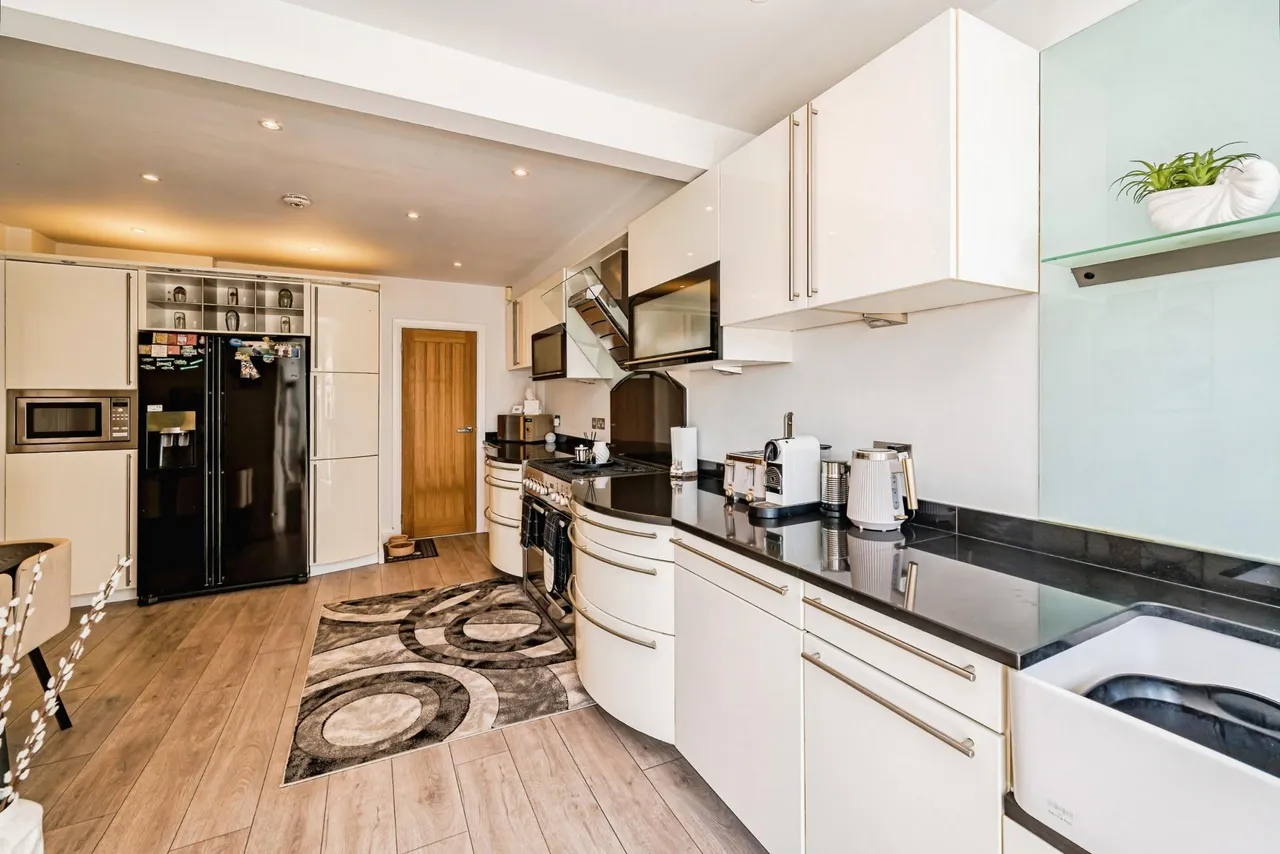 Beech Tree Road, Holmer Green, HP15, photo 4