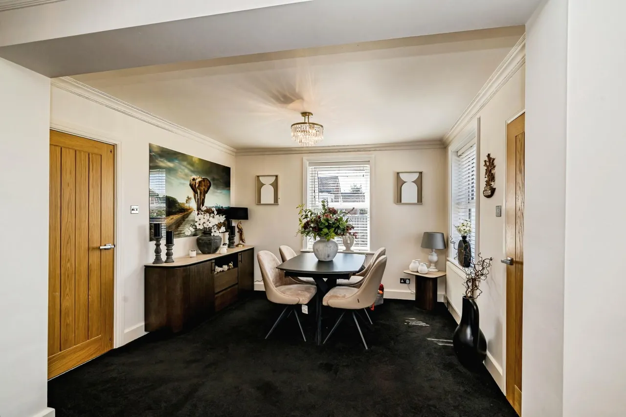 Beech Tree Road, Holmer Green, HP15, photo 2