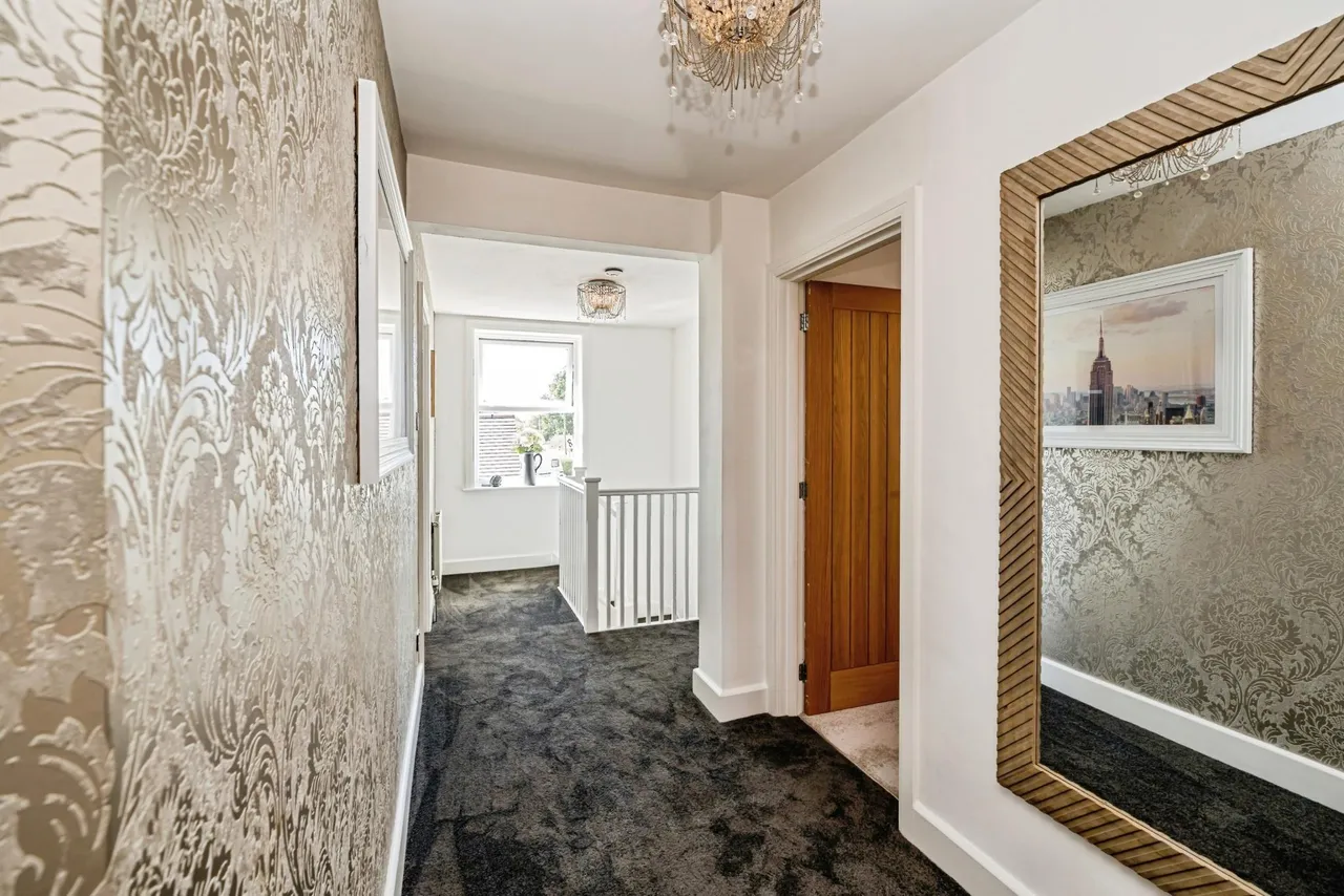 Beech Tree Road, Holmer Green, HP15, photo 8