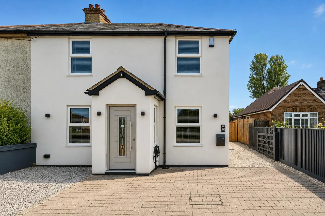 3 bed house for sale, Beech Tree Road, Holmer Green, HP15