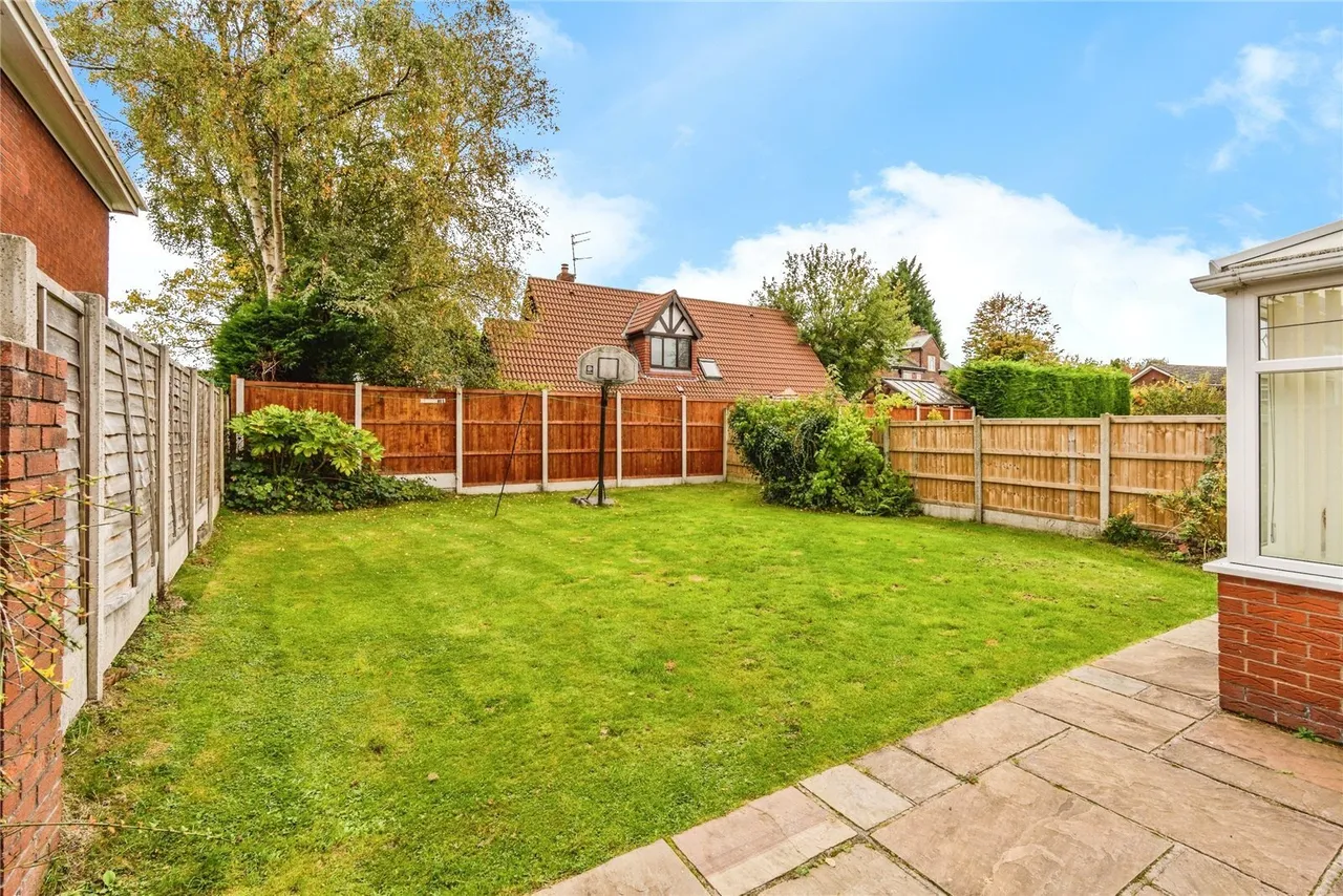 Carnoustie Drive, Heald Green, Cheadle, Greater Manchester, SK8, photo 5