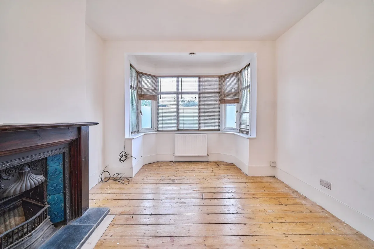 Salisbury Road, London, E7, photo 3