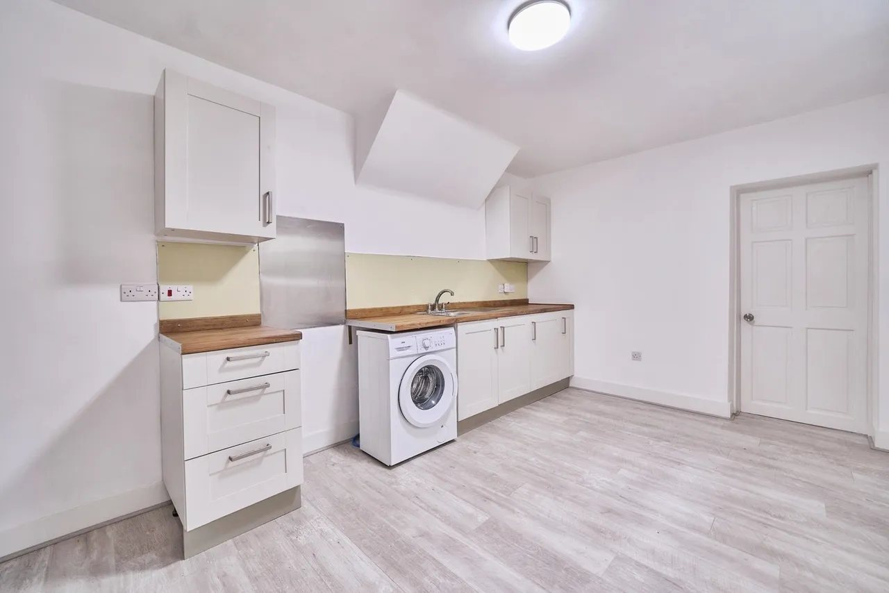 Salisbury Road, London, E7, photo 8