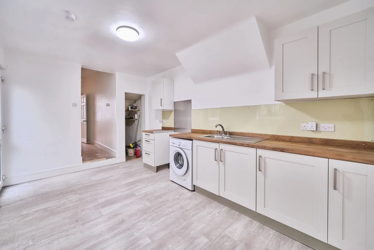 Salisbury Road, London, E7, photo 7