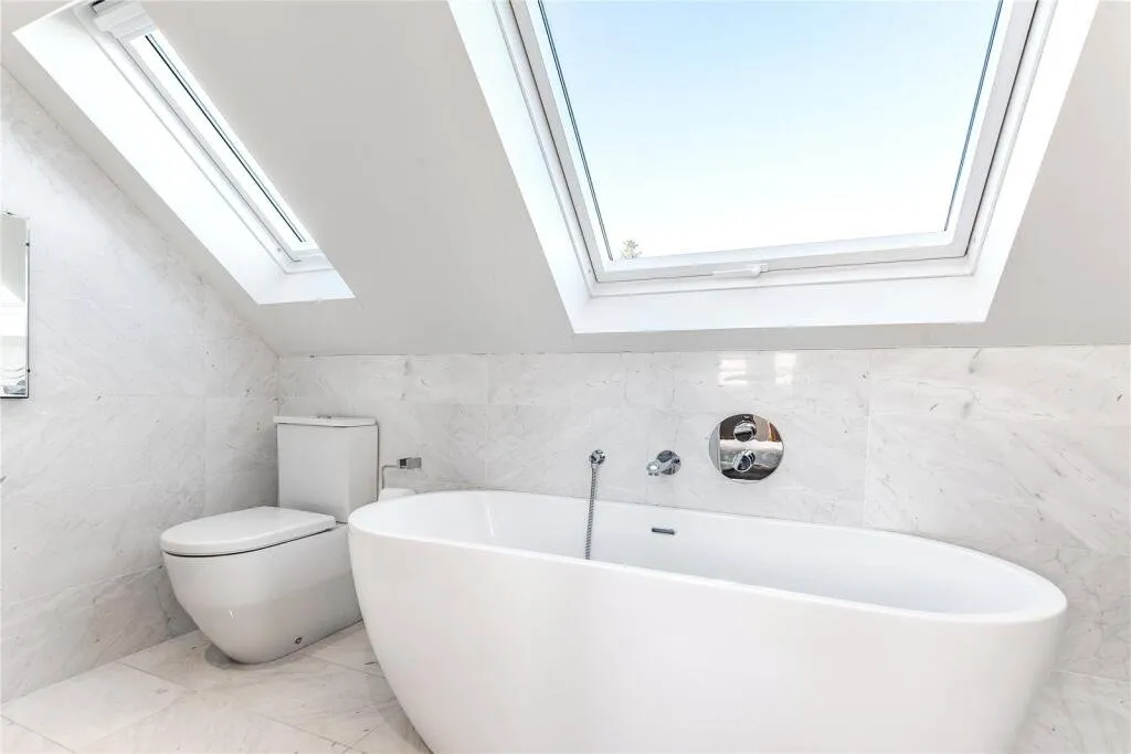 Wigton Lane, Leeds, LS17, photo 13