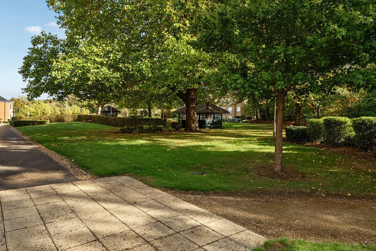 Glanville Way, Epsom, KT19, photo 9