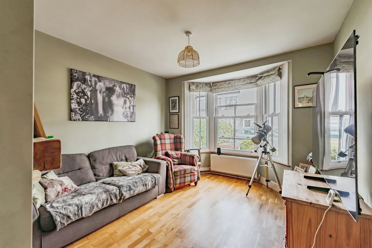 Endsleigh Road, Merstham, Redhill, photo 2