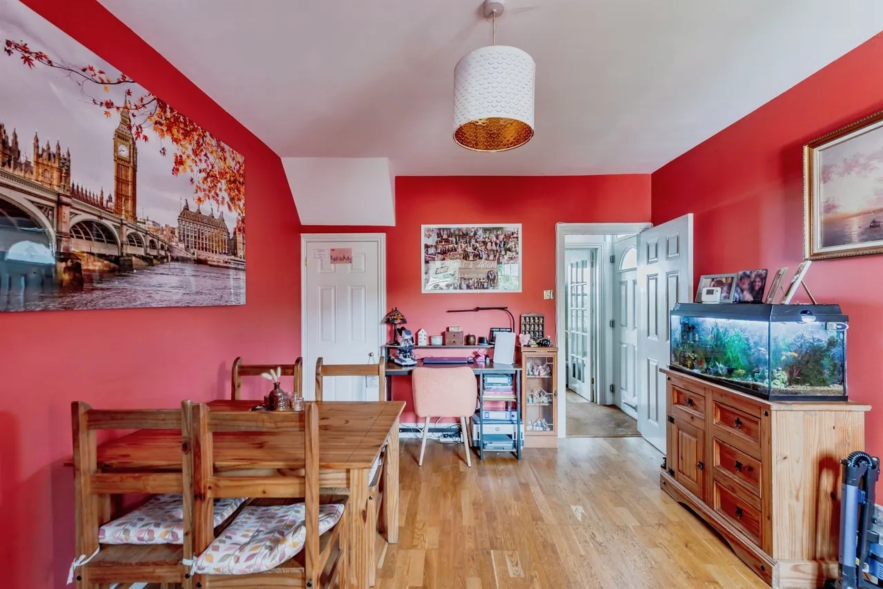 Endsleigh Road, Merstham, Redhill, photo 5