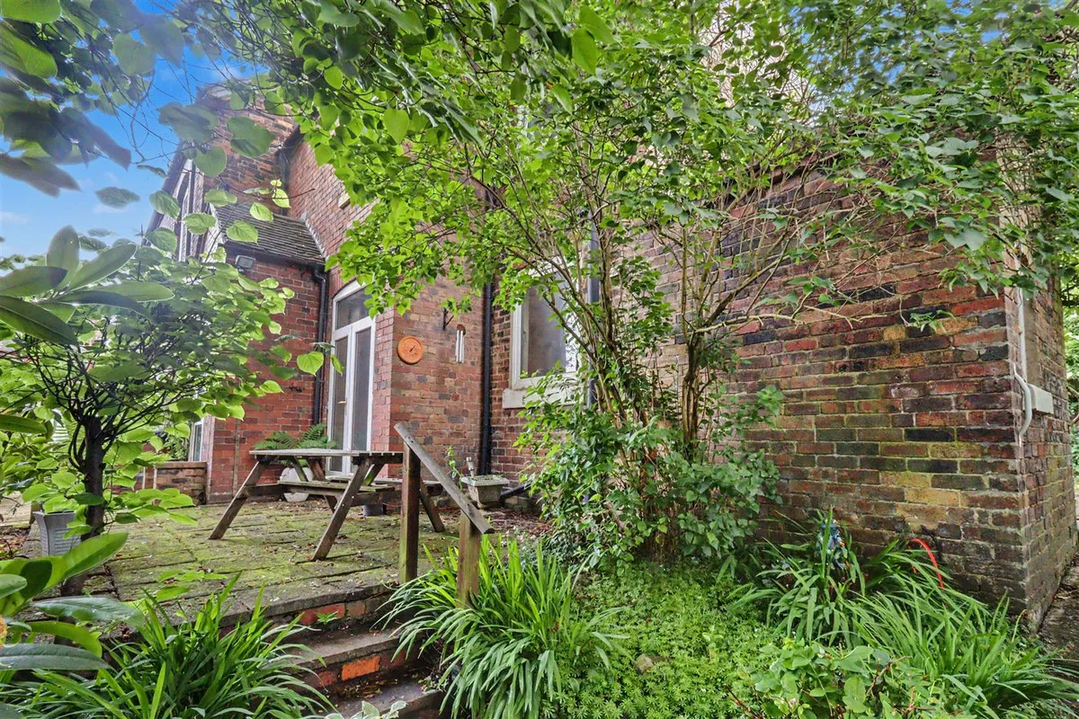 Bagnall Road, Stoke-on-Trent, ST2, photo 15