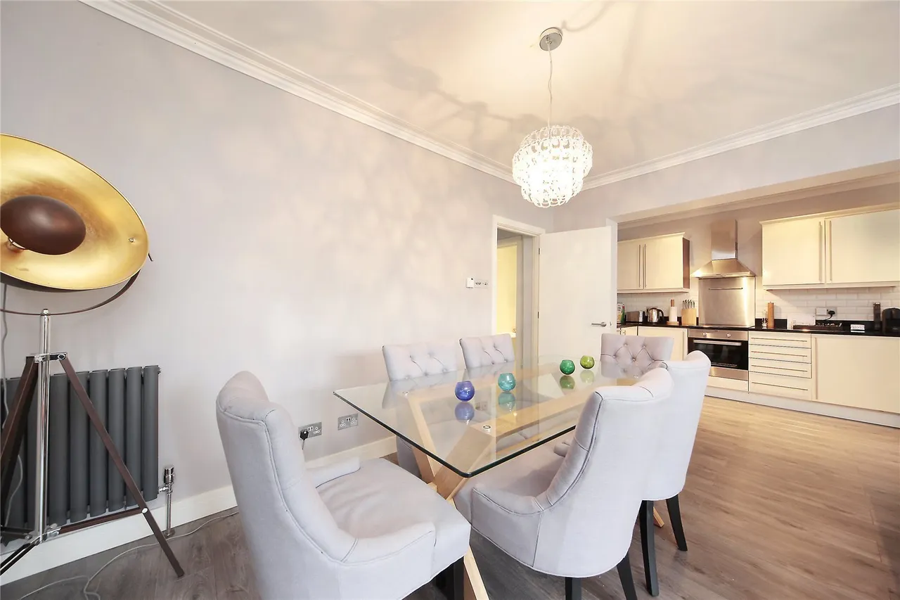 Clapham Common North Side, Clapham, SW4, photo 2