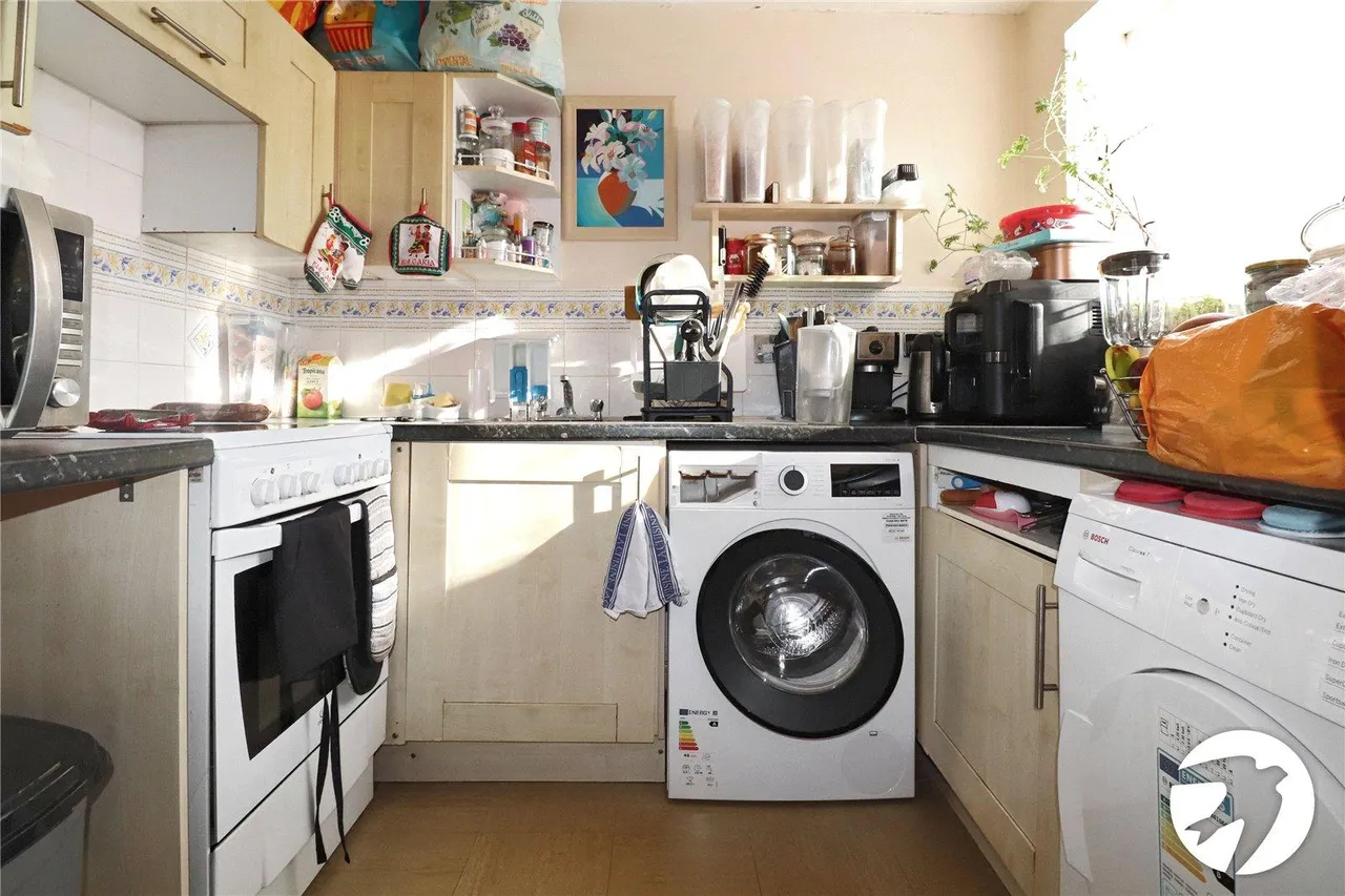 Chandlers Drive, Erith, DA8, photo 3