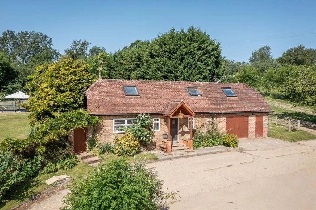 Nutbourne Lane, Nutbourne, Pulborough, West Sussex, RH20 2HF, photo 5
