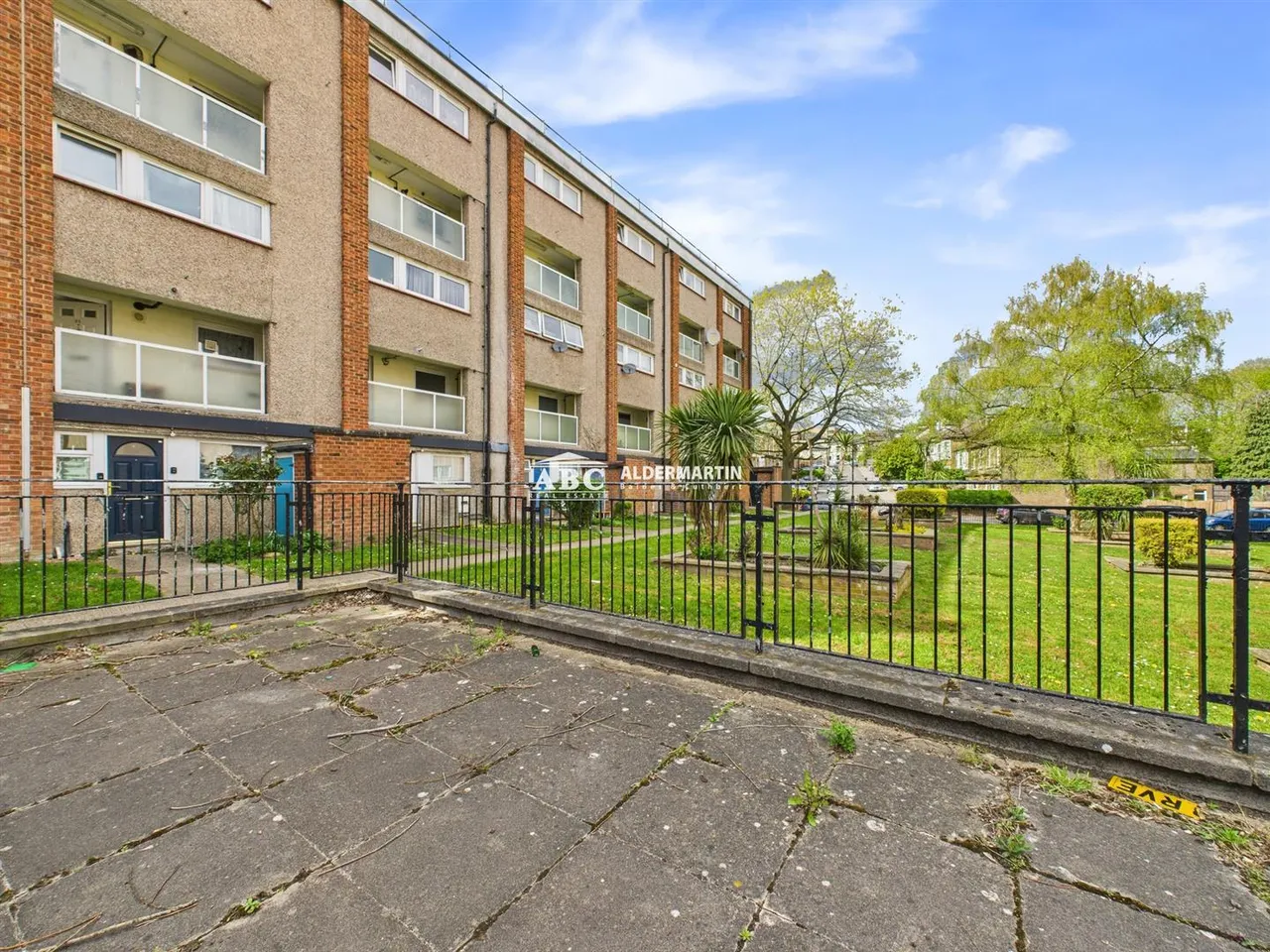Belle Vue Estate, London, photo 16