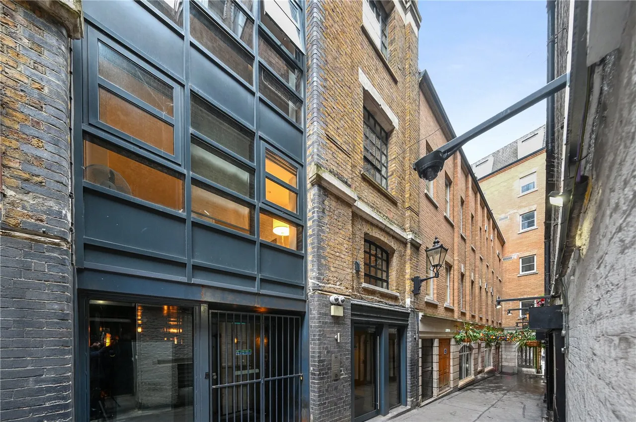 Bull Inn Court, London, WC2R, photo 2