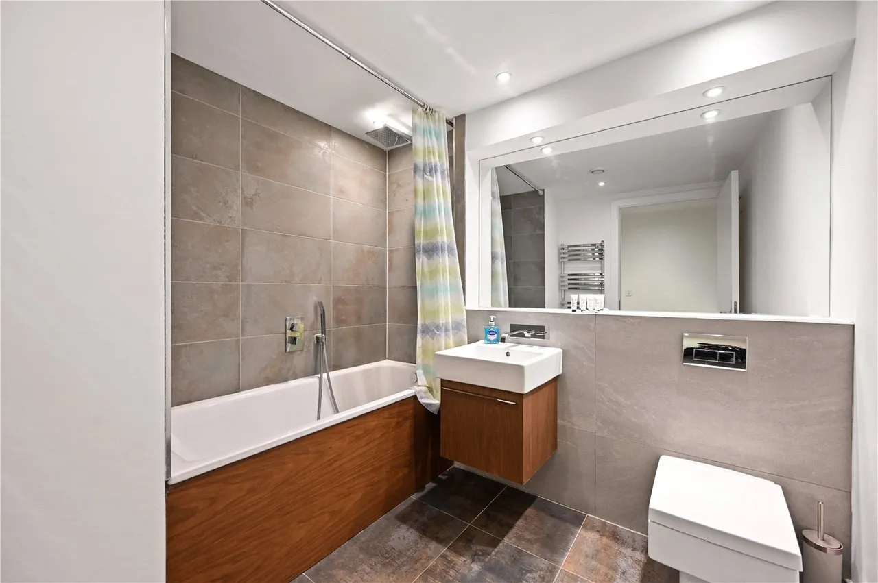 Bull Inn Court, London, WC2R, photo 5