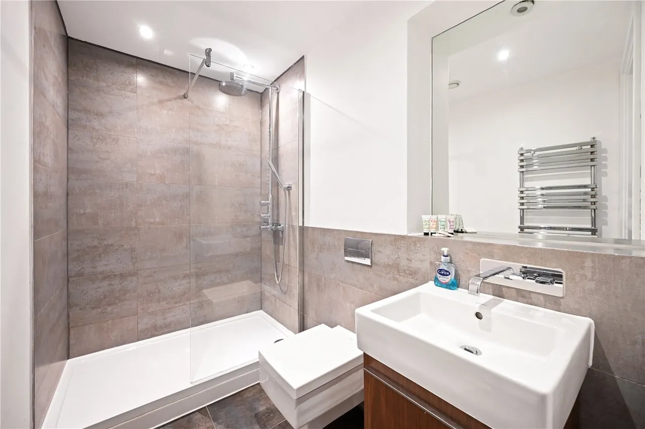 Bull Inn Court, London, WC2R, photo 6