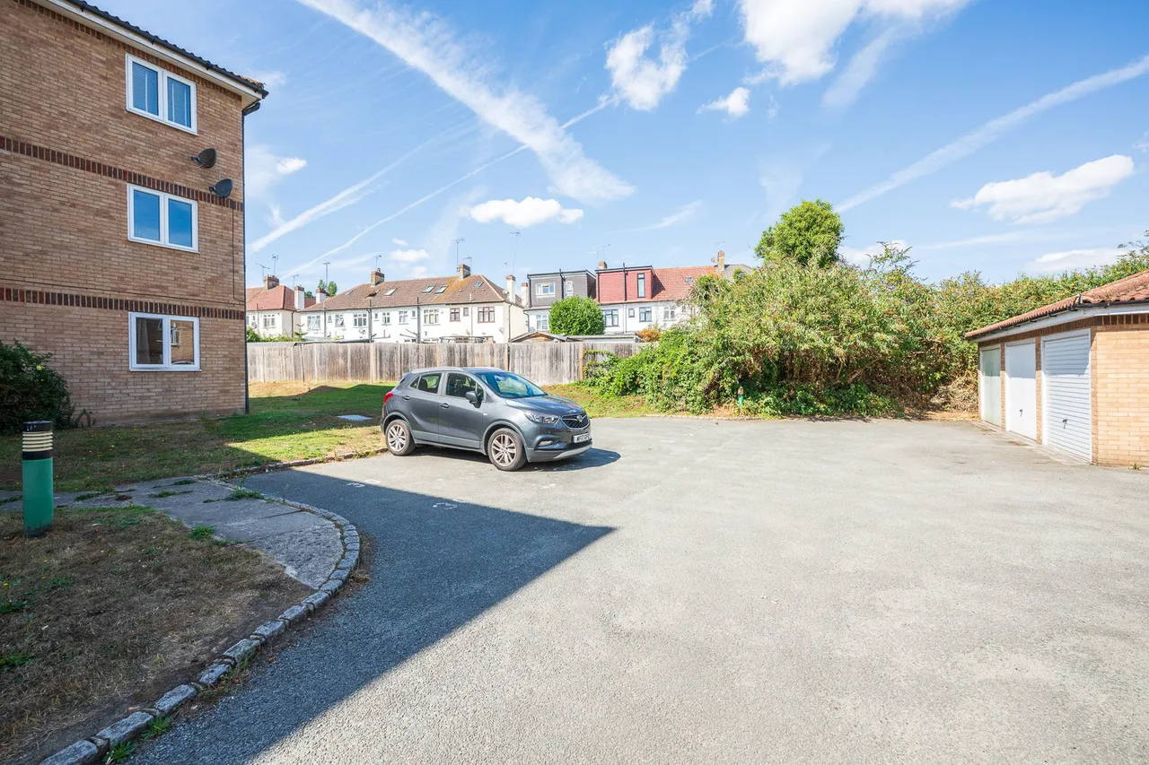 Wickham Lane, Welling, DA16, photo 14