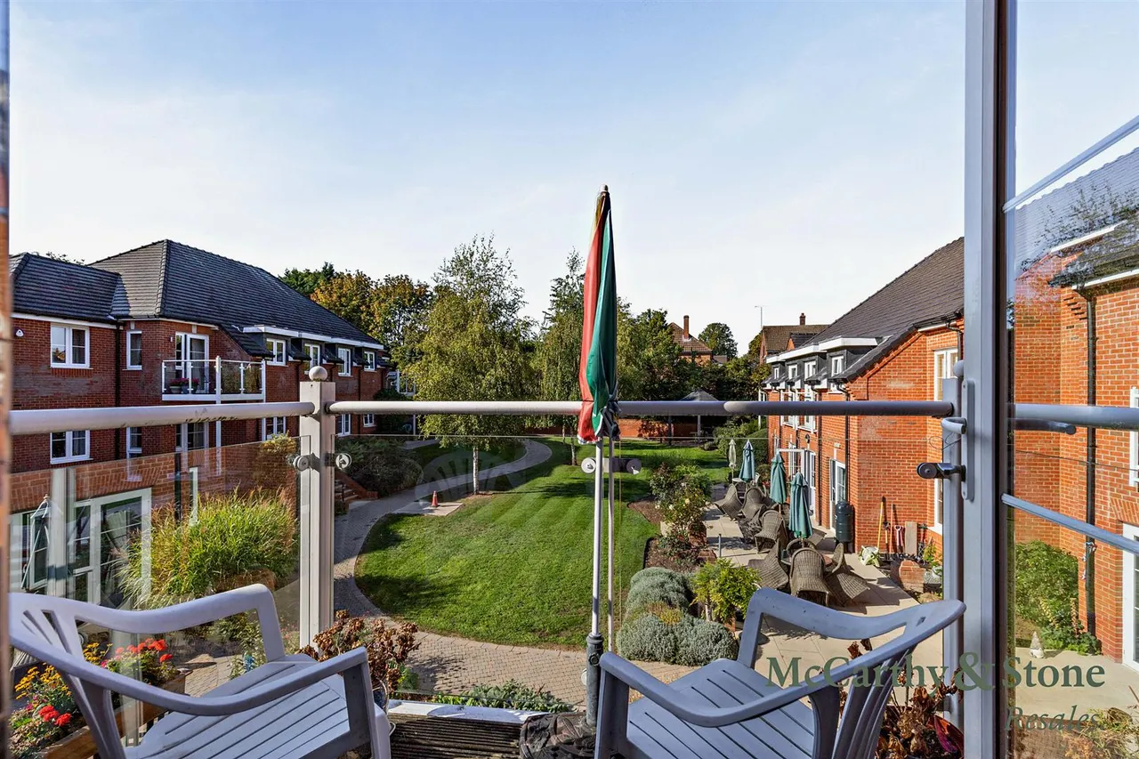 1 bed flat for sale, Old Park Road, Hitchin, SG5