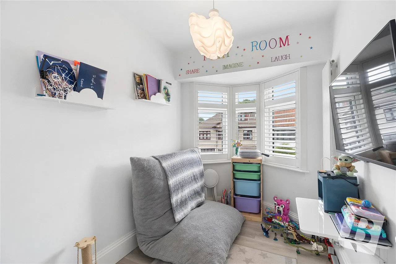 Parkside Avenue, Romford, RM1, photo 27