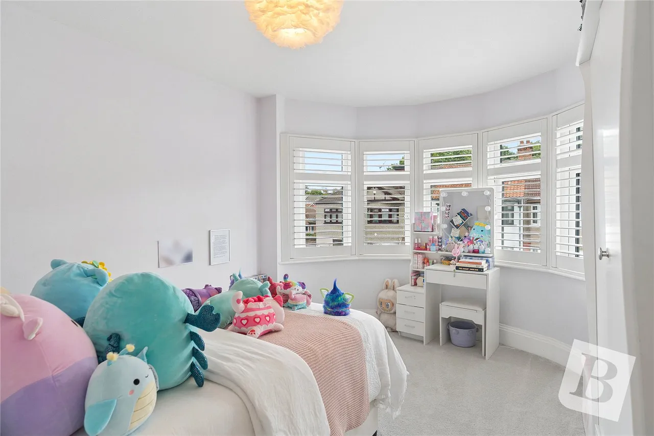 Parkside Avenue, Romford, RM1, photo 11