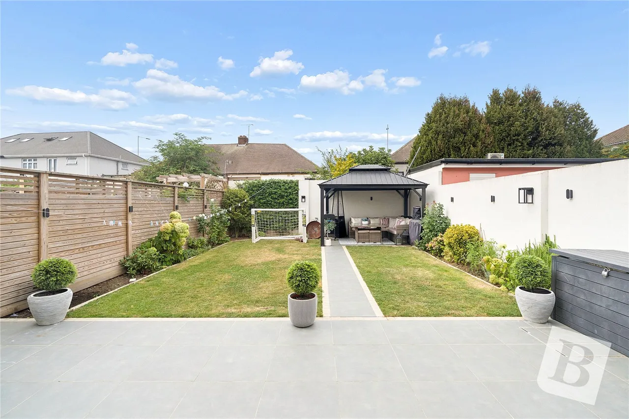 Parkside Avenue, Romford, RM1, photo 5