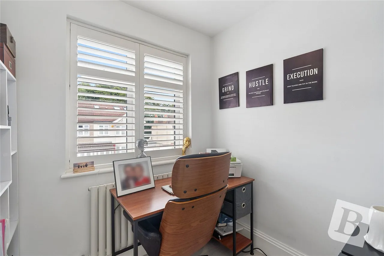Parkside Avenue, Romford, RM1, photo 14