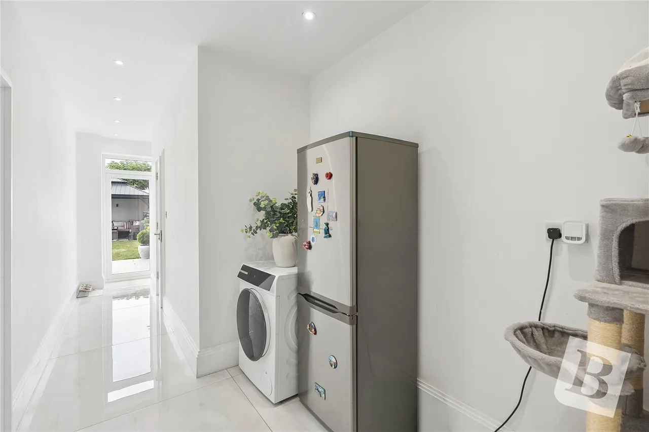 Parkside Avenue, Romford, RM1, photo 20